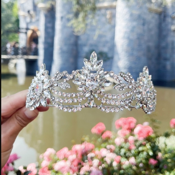 Cinderella inspired tiara - Picture 5 of 6